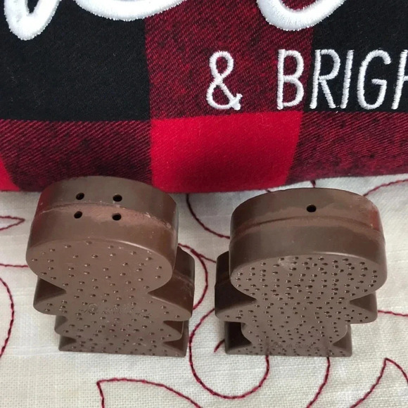 Vintage Gingerbread Man Salt & Pepper Shaker - Picture 3 of 6